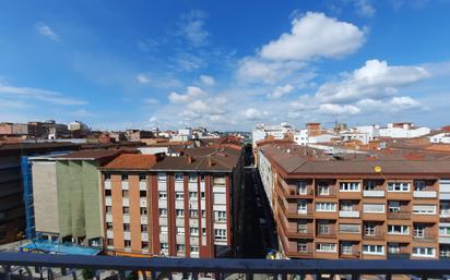 Vista exterior de Pis en venda en Gijón  amb Terrassa