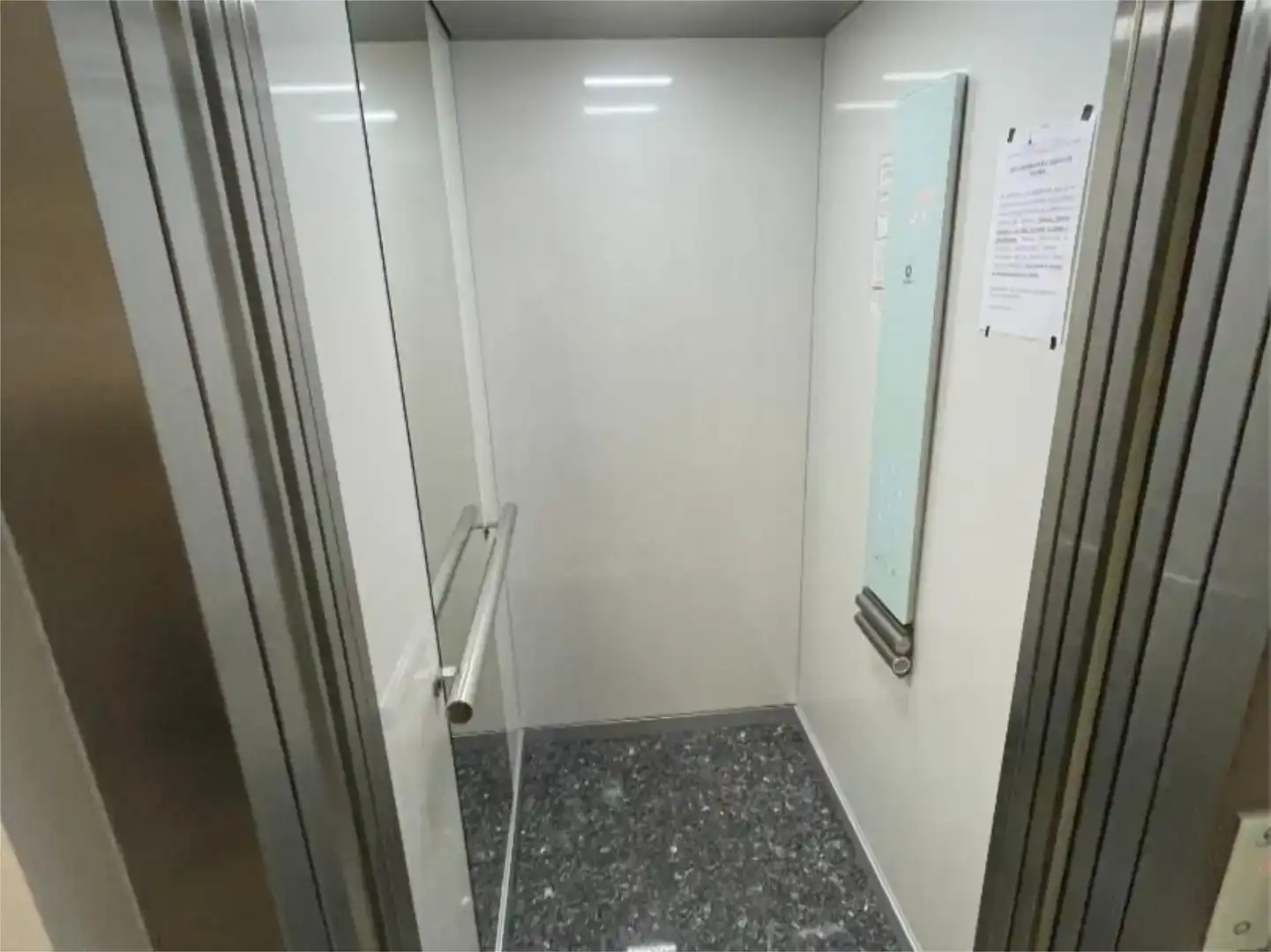 Piso en venta en León Capital  con Parquet, Trastero y Piscina