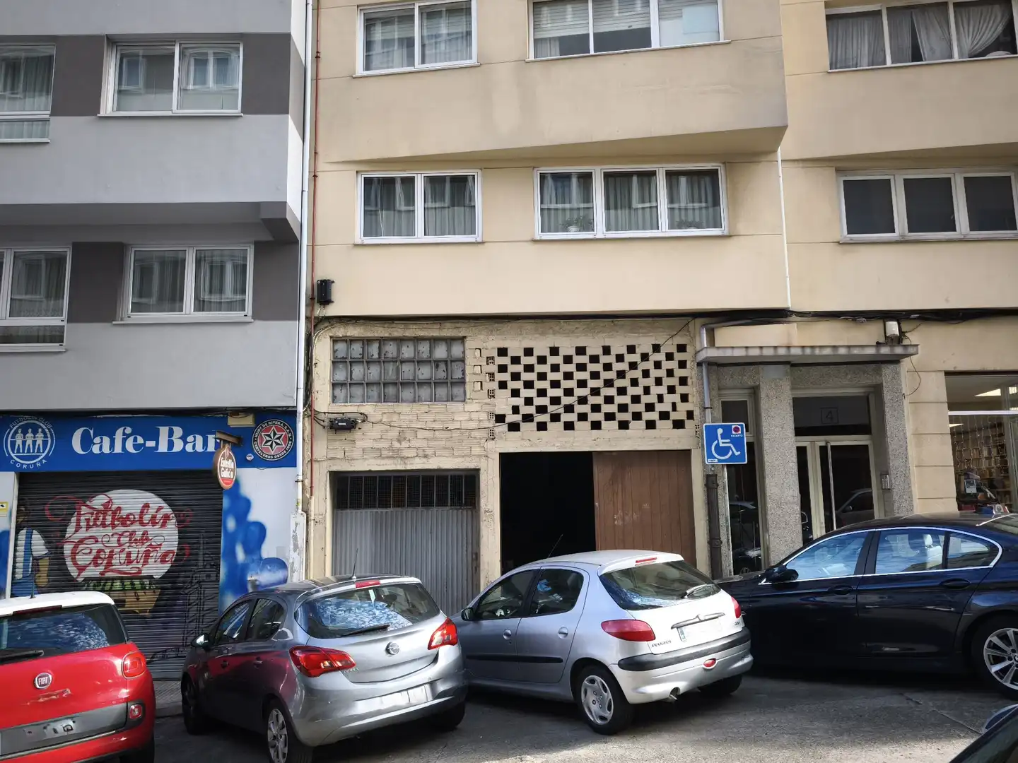 Local comercial en venda a Rúa Juan González Rodríguez 4