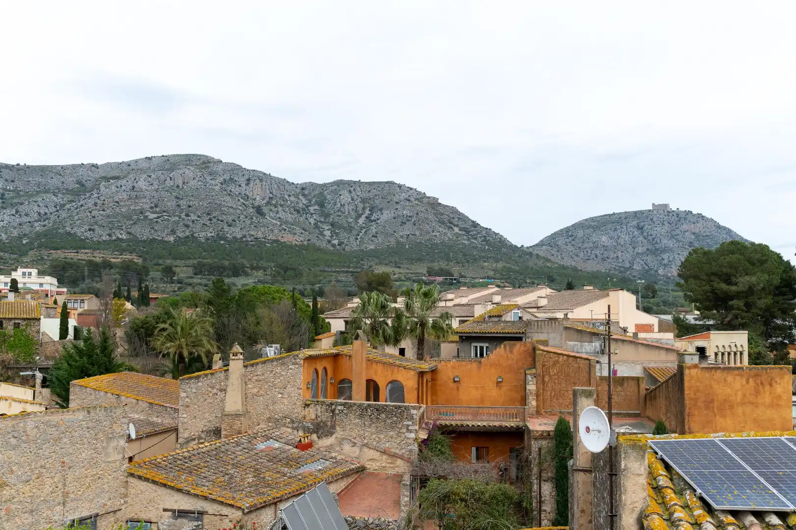 Vista exterior de Casa adosada en venda en Ullà amb Calefacció