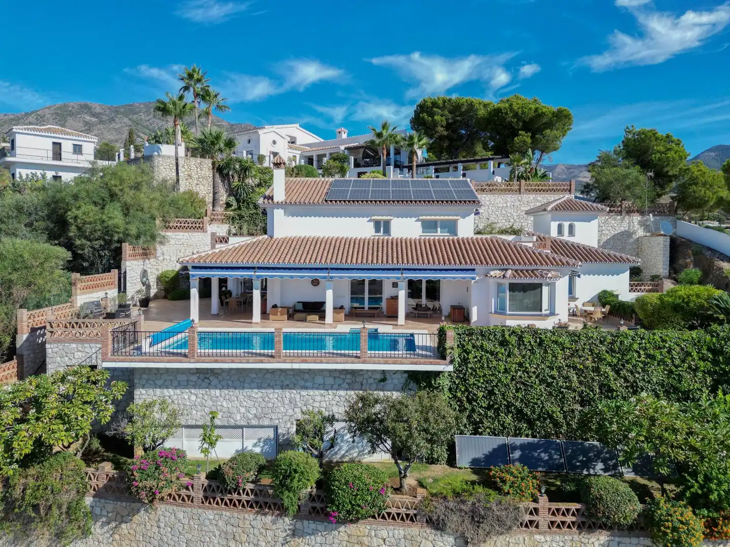 Vista exterior de Casa o chalet en venta en Mijas con Aire acondicionado, Jardín privado y Terraza