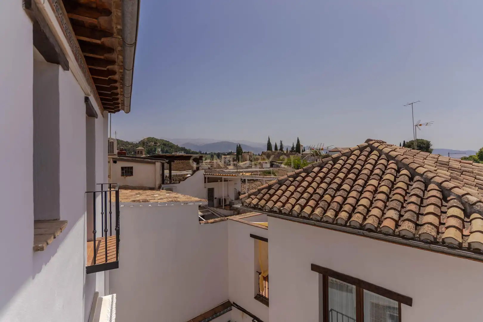 Vista exterior de Pis en venda en Granada amb Aire condicionat
