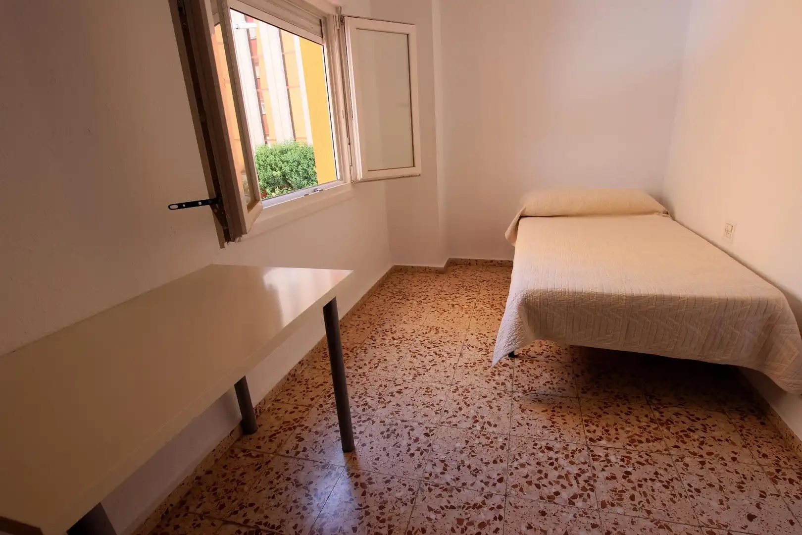 Flat with terrace to rent in Maria Auxiliadora - Barriada de Llera, imagen 7