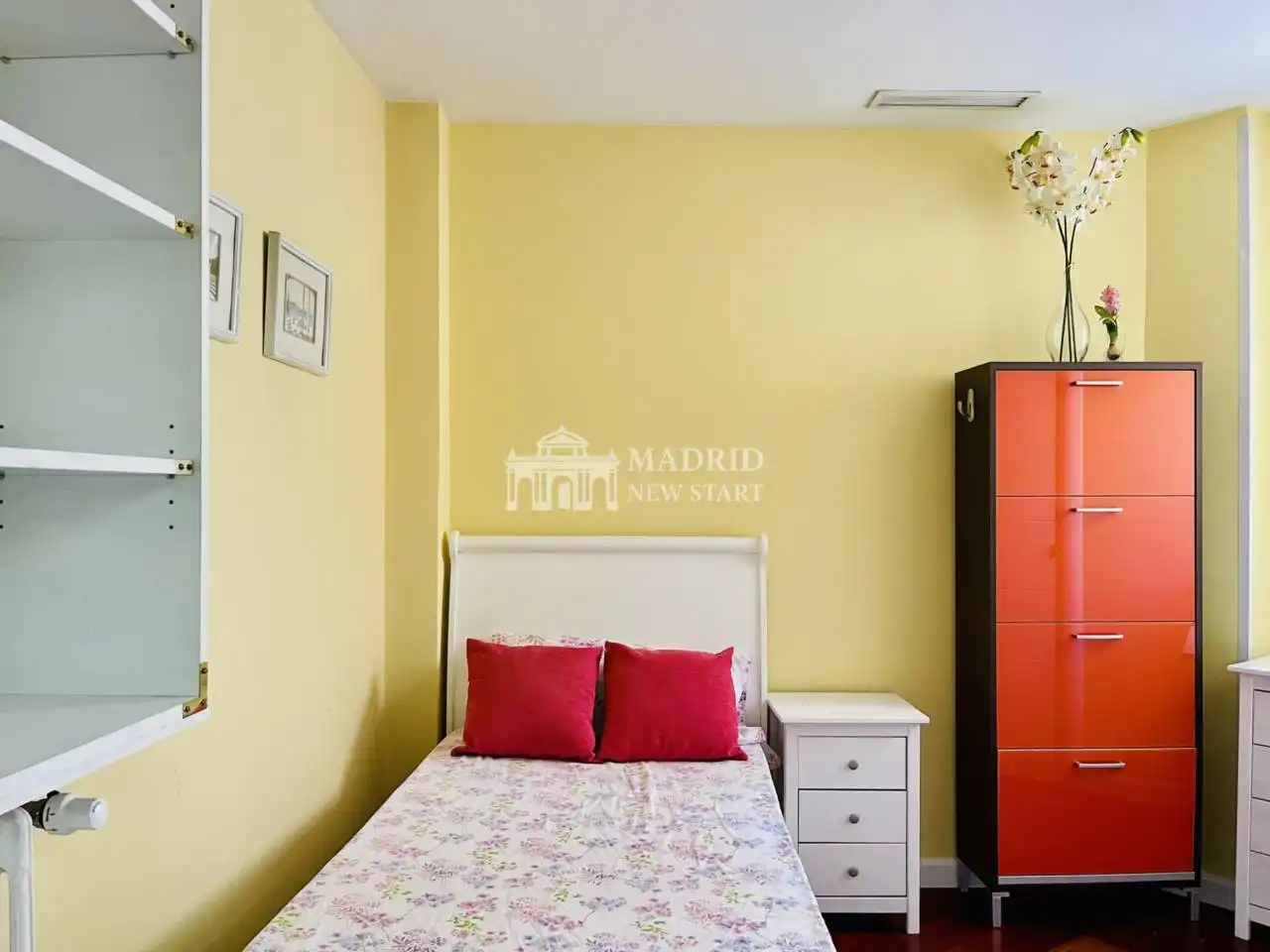 Schlafzimmer von Wohnung zur Miete in Madrid mit Klimaanlage, Heizung und Parkett