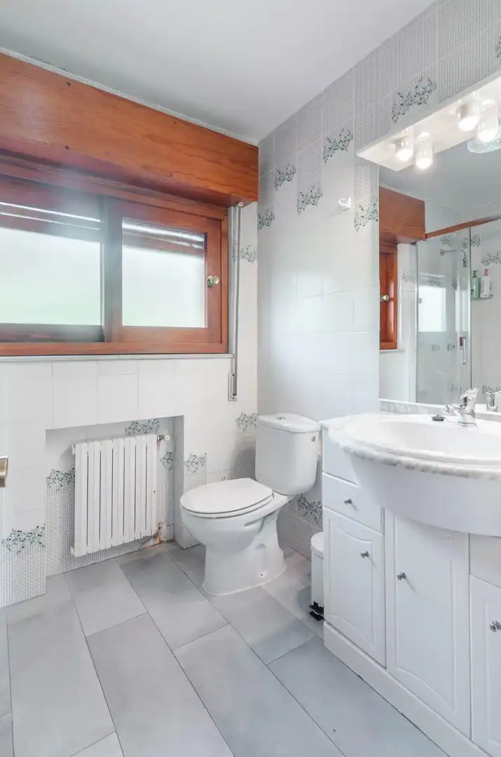 Baño de Edificio en venta en Parres, Asturias
