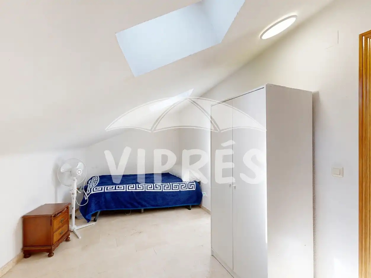 Habitación de Dúplex en venta en Cáceres con Trastero