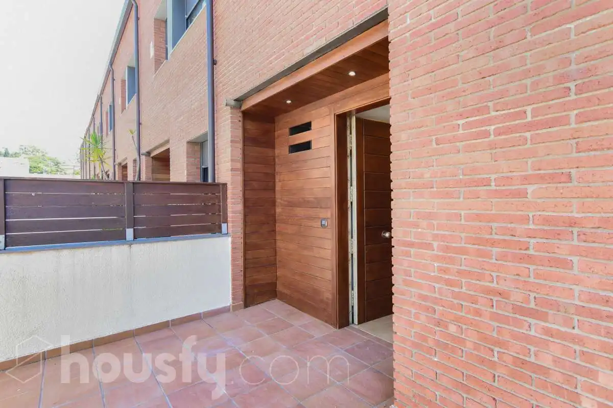 Casa en venda a Calle Puniol .
