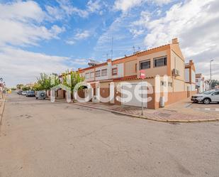 Vista exterior de Casa o xalet en venda en Isla Mayor amb Aire condicionat i Terrassa