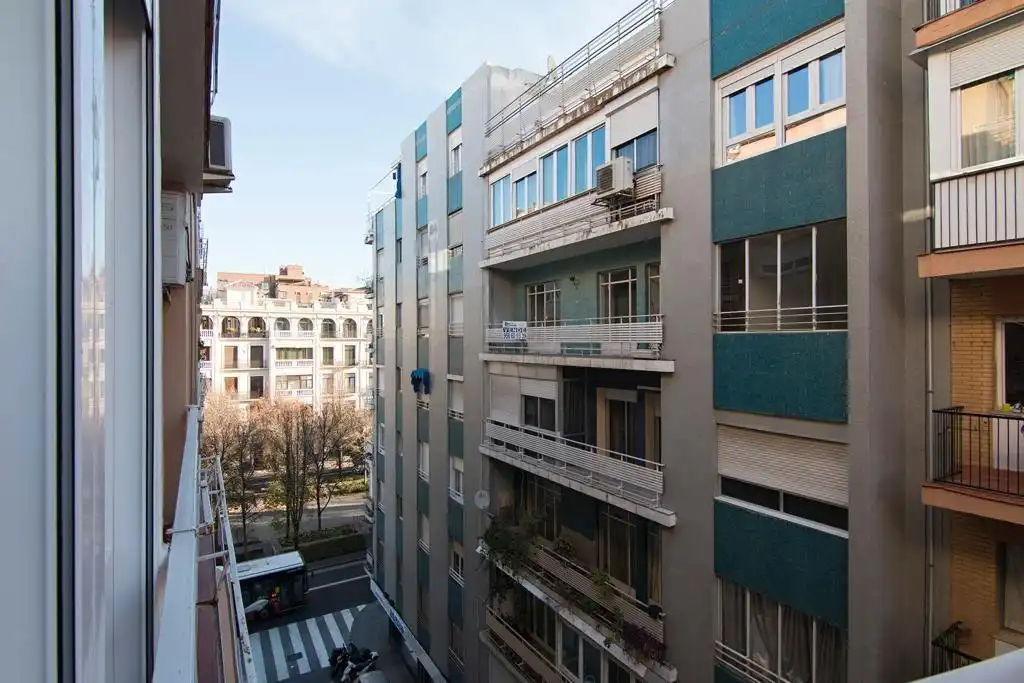 Vista exterior de Oficina de alquiler en Granada con Calefacción