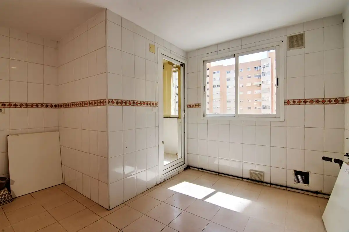 Habitación de Piso en venta en Alicante / Alacant con Calefacción y Piscina