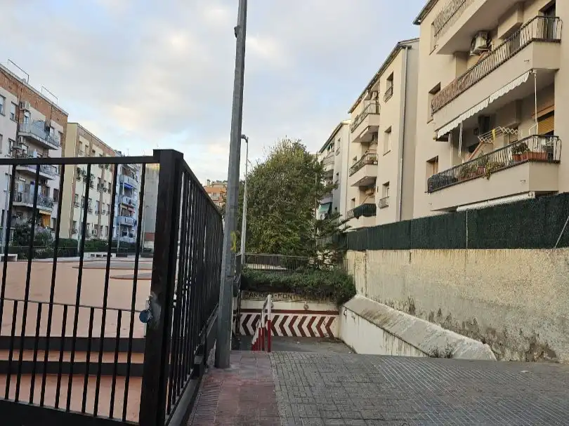 Einzelparkplatz zum Verkauf in Passatge Huc 4