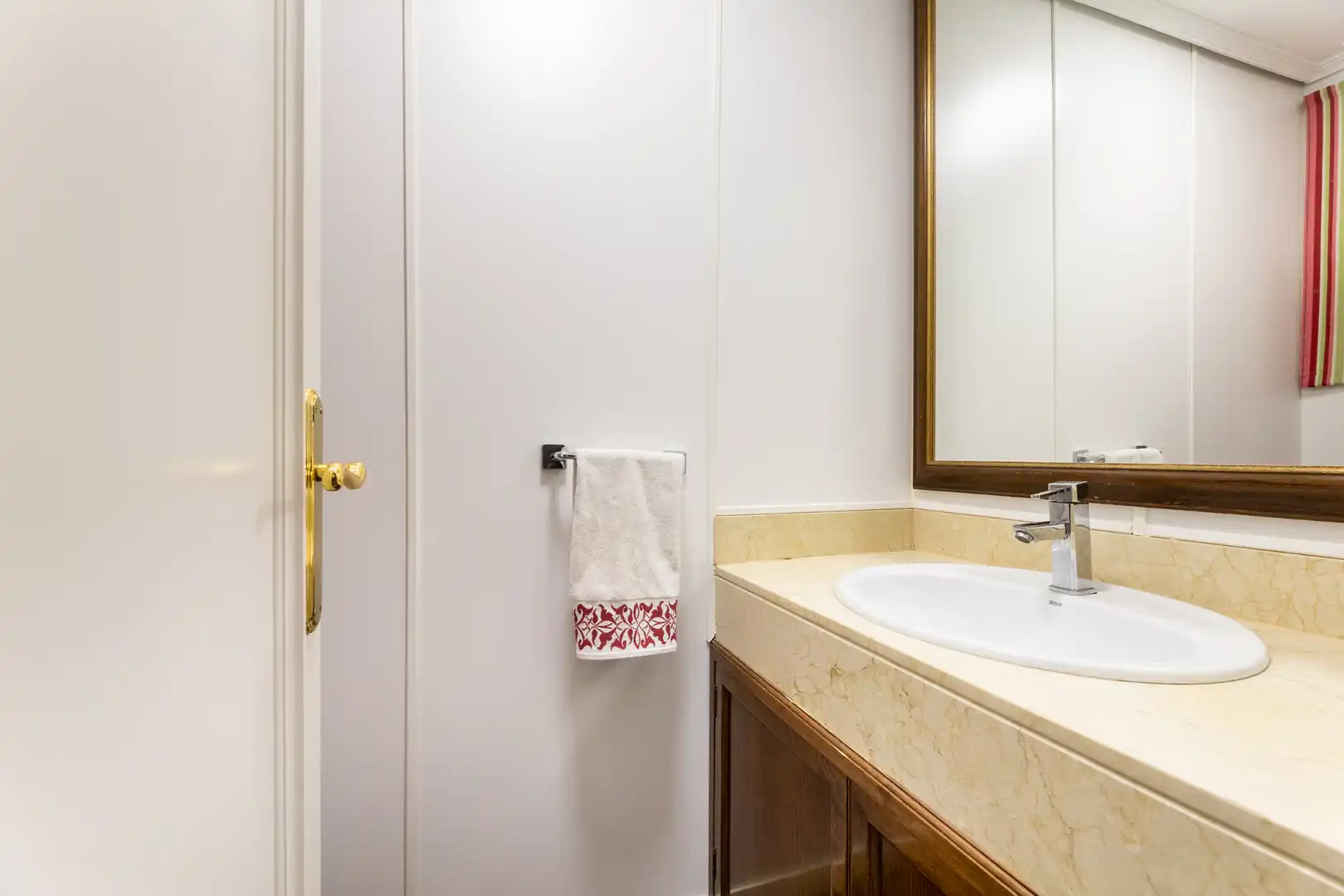 Badezimmer von Haus oder Chalet zum Verkauf in Pozuelo de Alarcón mit Klimaanlage, Heizung und Privatgarten