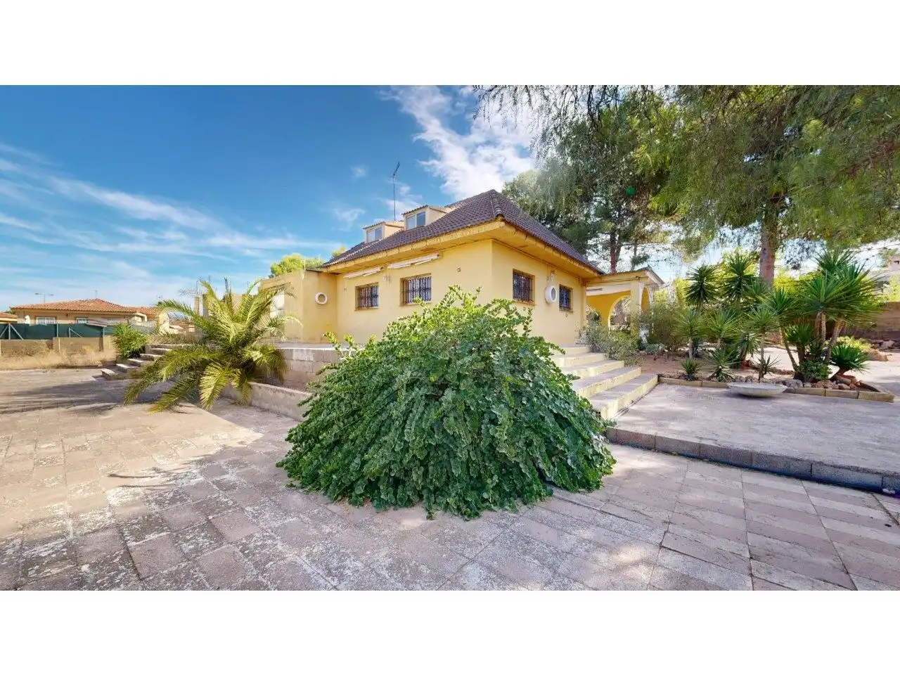 Vista exterior de Casa o chalet en venta en Llíria con Jardín privado, Terraza y Piscina