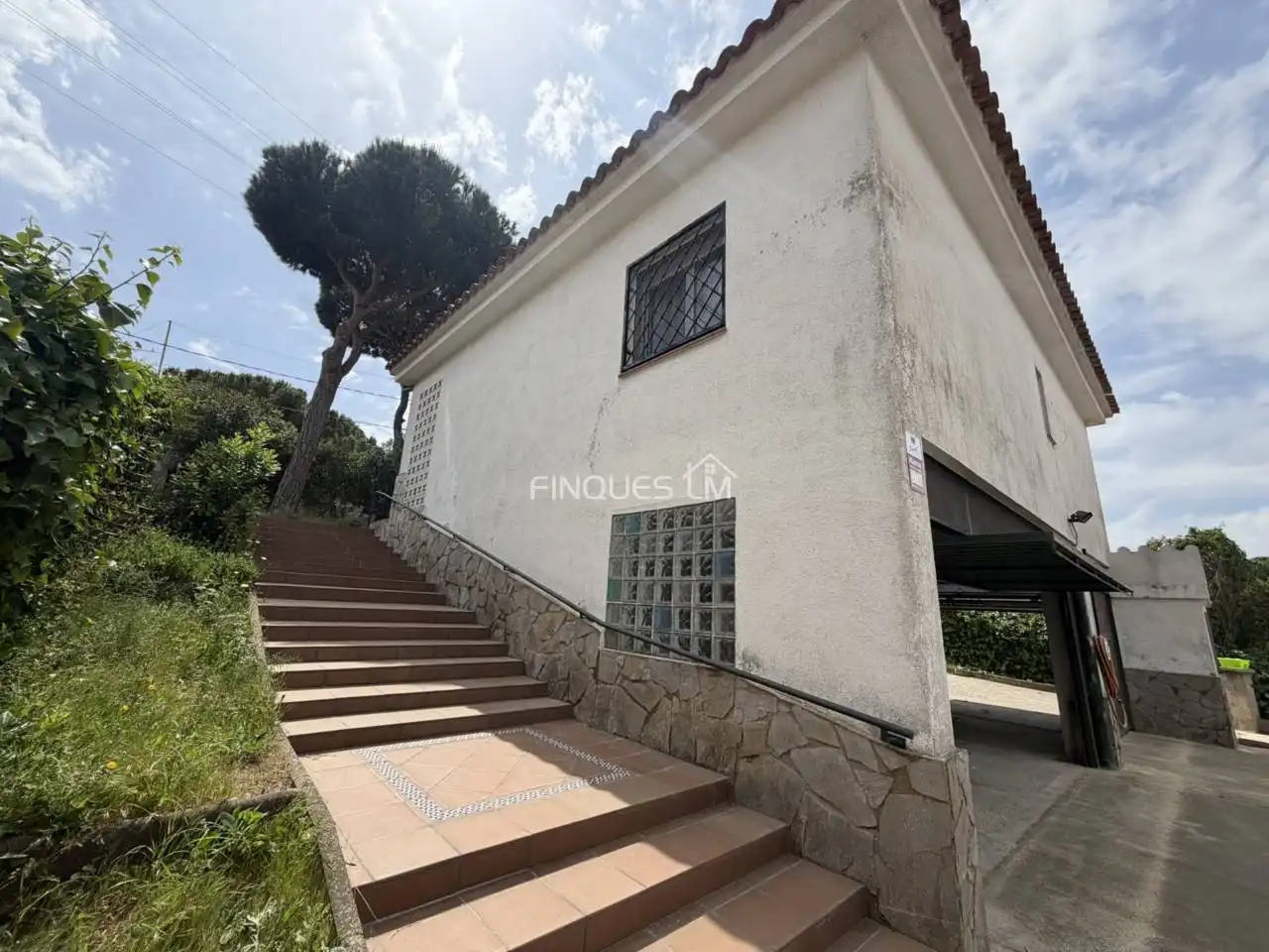 Vista exterior de Casa o xalet en venda en Tordera amb Calefacció, Jardí privat i Parquet