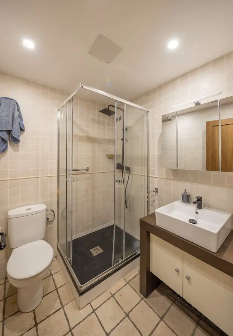 Baño de Piso en venta en Berga con Calefacción, Amueblado y Horno