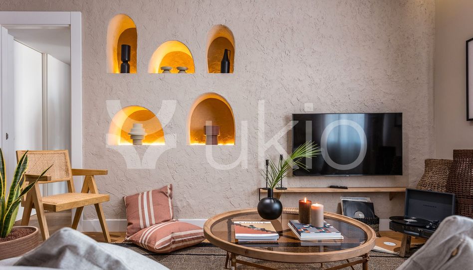 Apartamento de alquiler en Calle del Monte Esquinza, Almagro - Imagen 2
