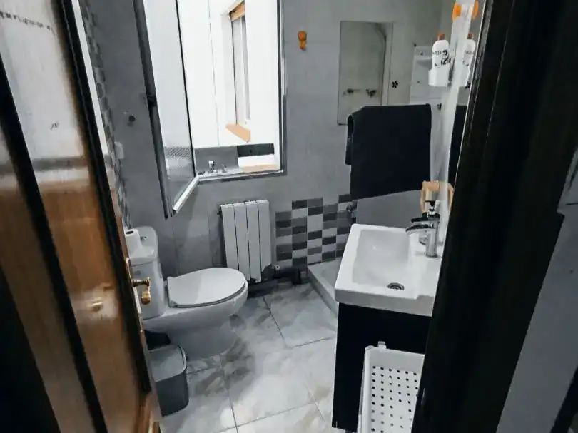 Badezimmer von Wohnung zum Verkauf in  Madrid Capital mit Klimaanlage