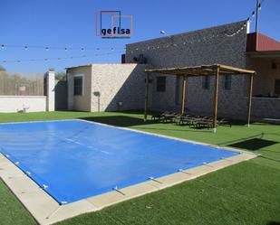 Swimming pool of Country house for sale in Valdepeñas  with Air Conditioner