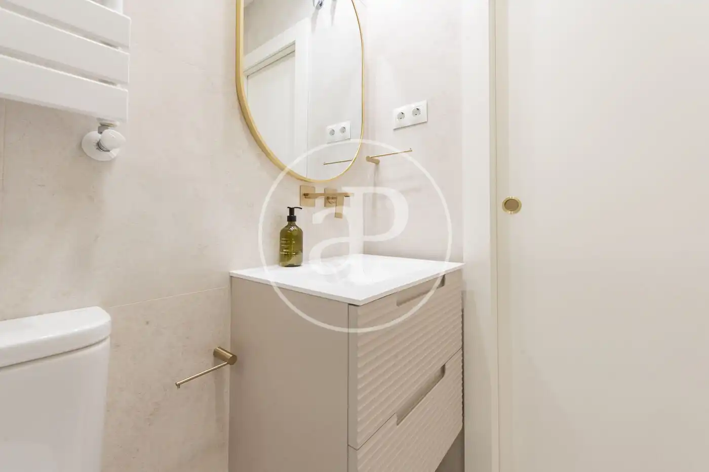Baño de Piso en venta en Madrid con Aire acondicionado, Calefacción y Amueblado