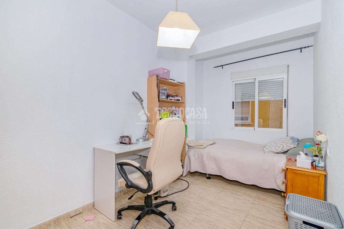 Bedroom of Flat for sale in  Granada Capital