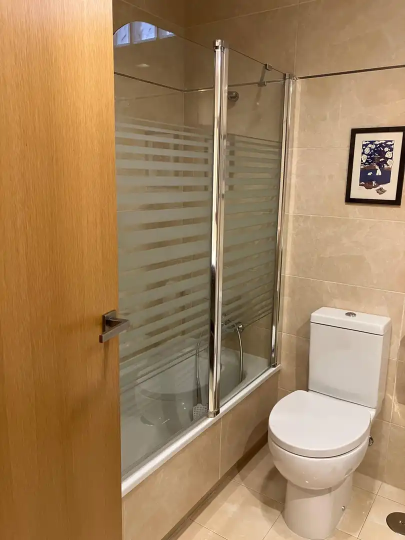 Bathroom of Flat for sale in Valdepeñas  with Air Conditioner, Heating and Storage room