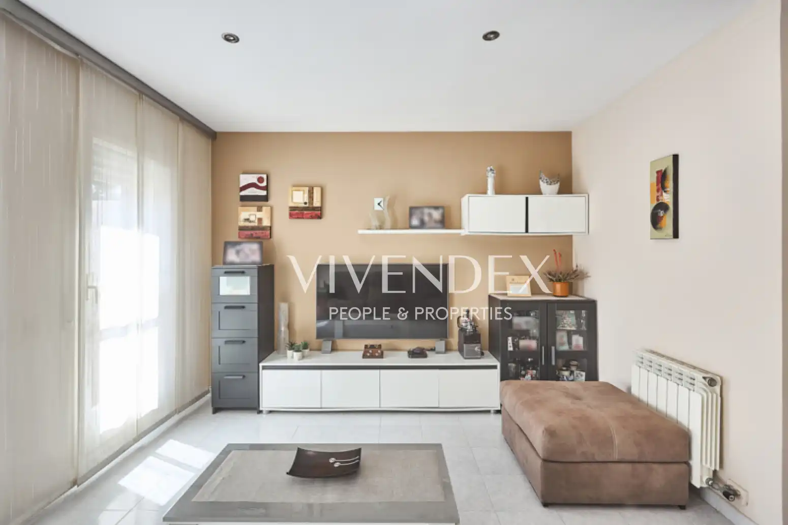 Sala de estar de Casa adosada en venta en Viladecans con Calefacción, Jardín privado y Terraza