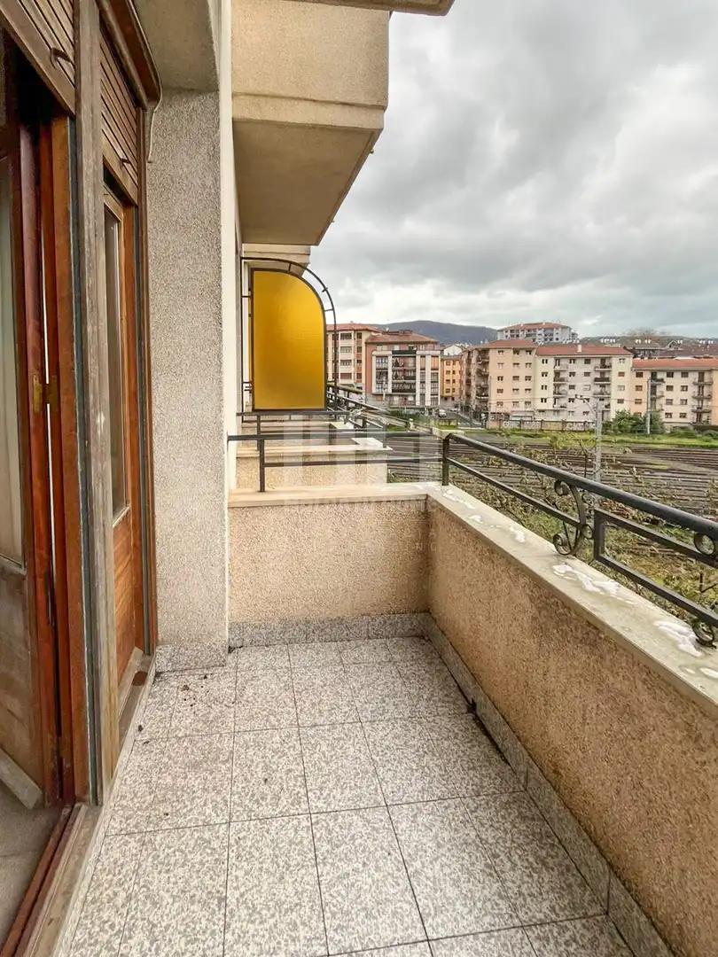 Terrassa de Pis en venda en Irun  amb Terrassa