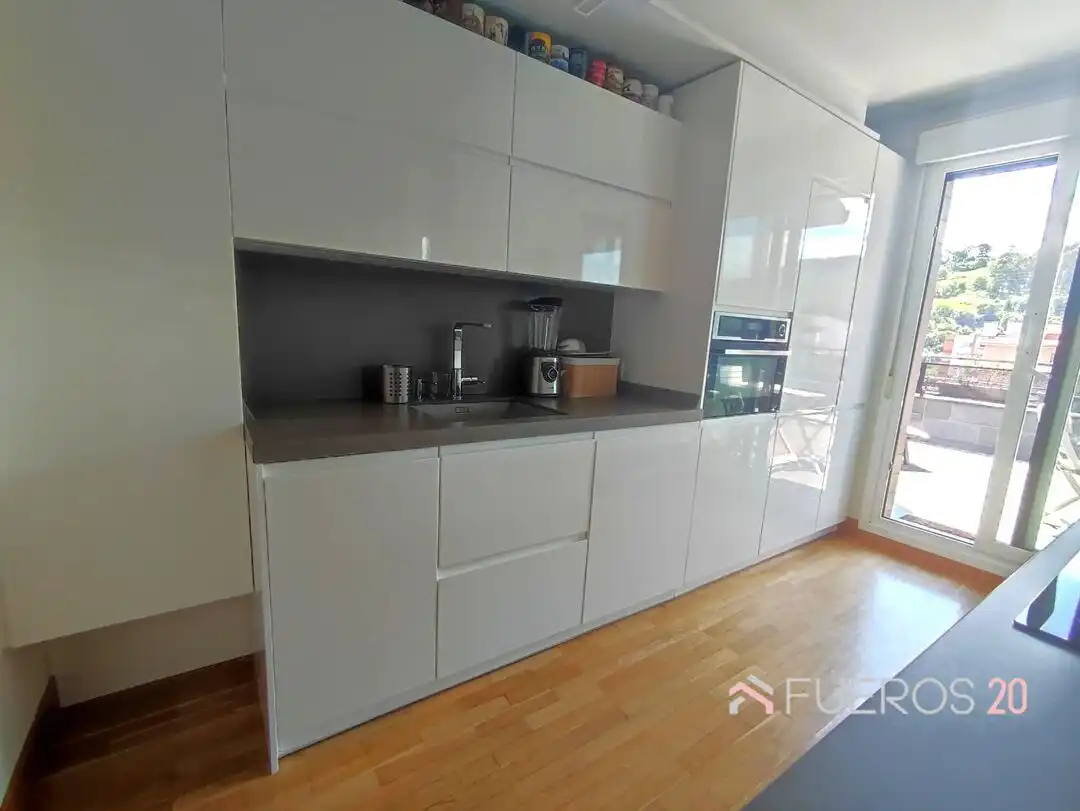 Küche von Dachboden zum Verkauf in Barakaldo  mit Heizung, Terrasse und Abstellraum