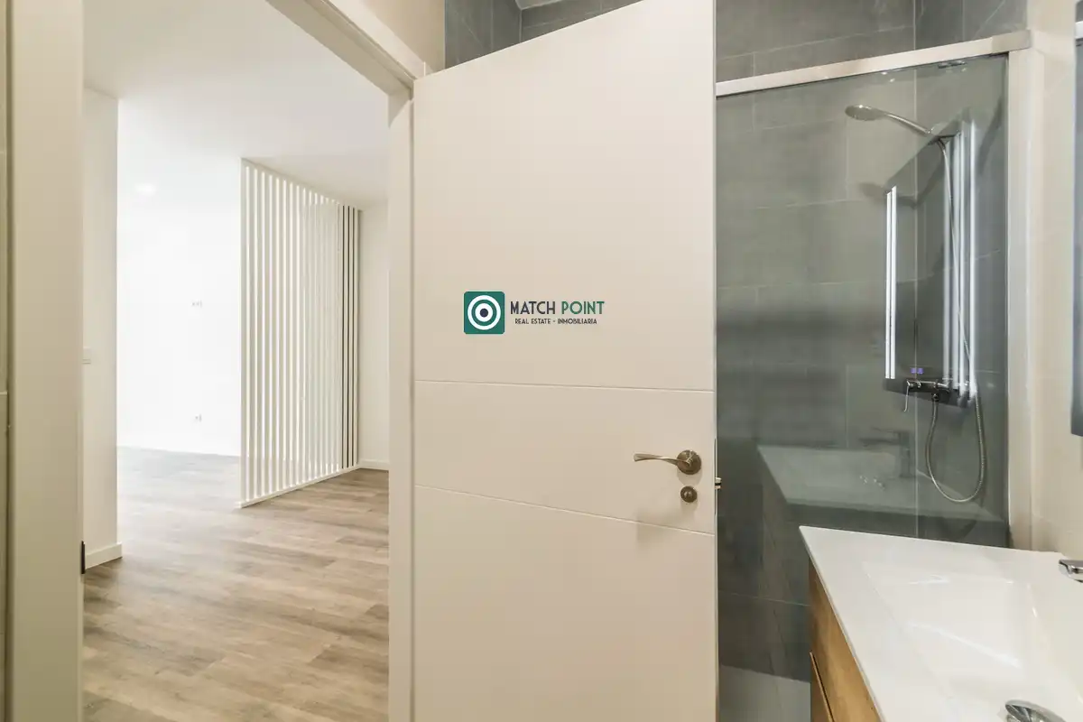 Bathroom of Flat for sale in Almuñécar  with Air Conditioner