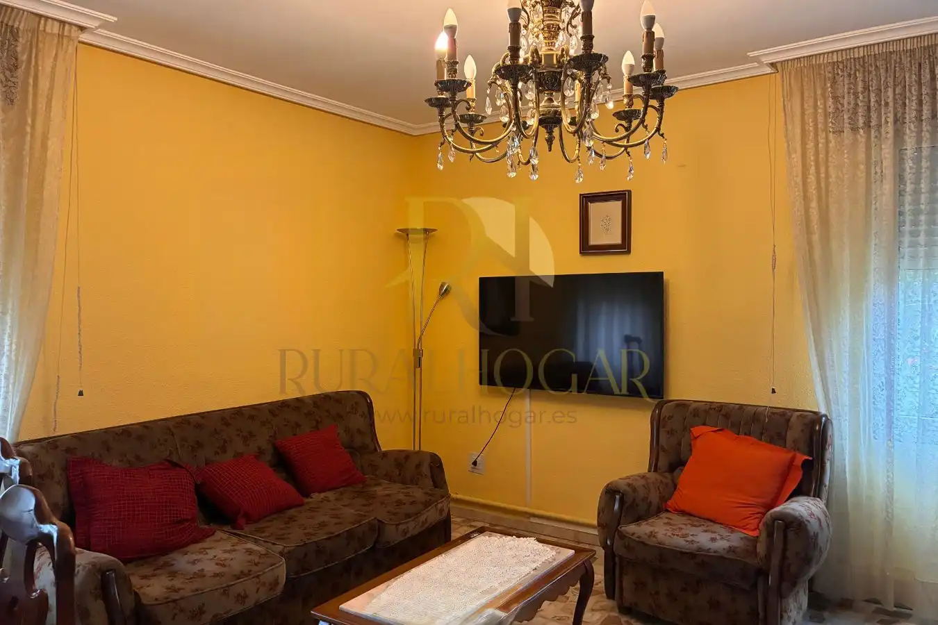 Sala de estar de Casa o chalet en venta en Cuadros con Calefacción y Jardín privado