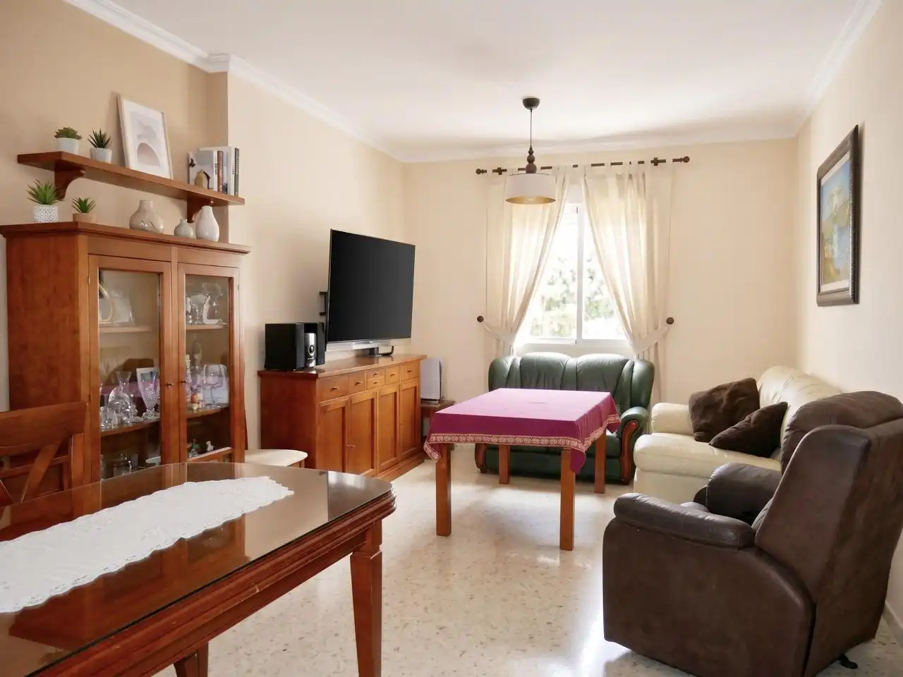 Sala d'estar de Casa adosada en venda en Coria del Río amb Aire condicionat, Jardí privat i Terrassa