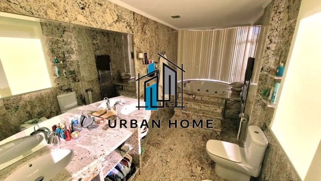 Bathroom of Houses for sale in León Capital   with Heating, Private garden and Terrace