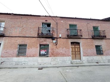 Adossat amb jardí en venda a Calle Humilladero 3