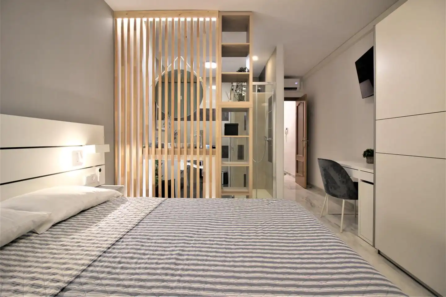 Bedroom of Flat for rent in Almería  with Air Conditioner, Furnished and Internet