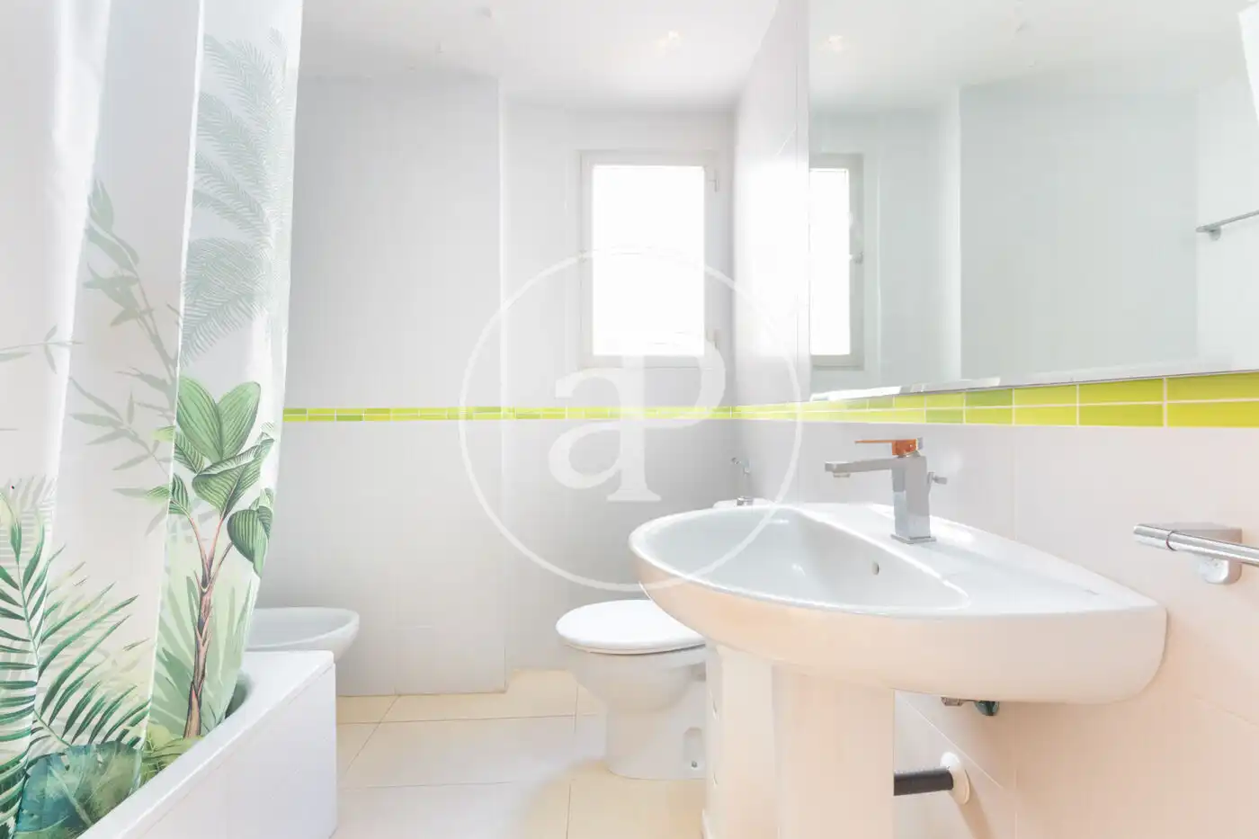 Bathroom of Flat for sale in Valencia  with Heating, Furnished and Balcony