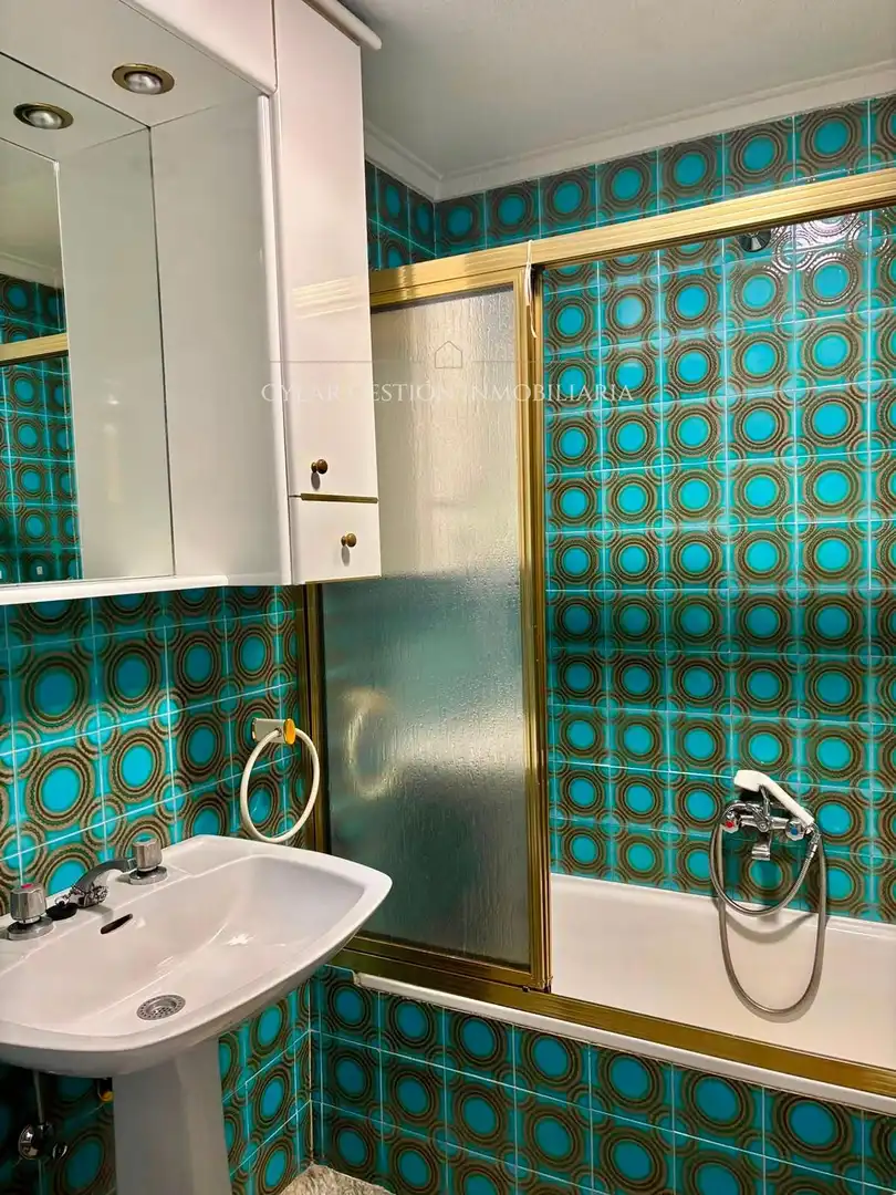 Baño de Piso en venta en Salamanca con Calefacción, Terraza y Piscina