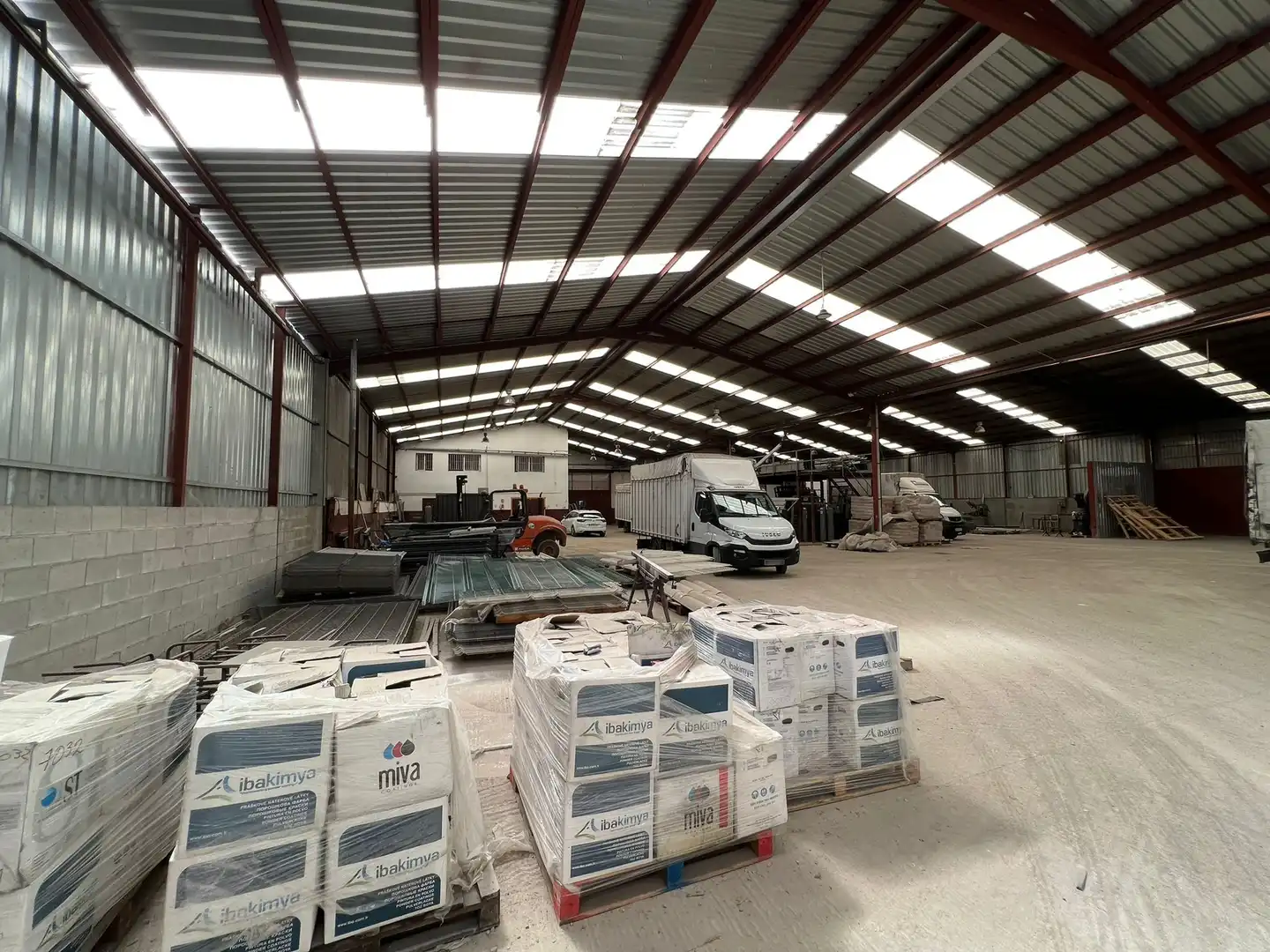 Nave industrial en venta en Humanes de Madrid