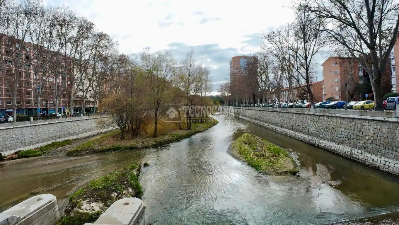Vista exterior de Pis en venda en Madrid