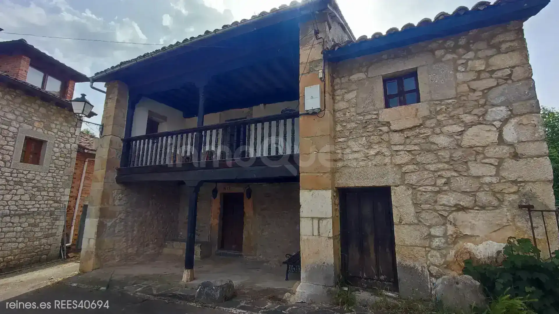 Vista exterior de Casa o chalet en venta en Cabrales con Terraza y Amueblado
