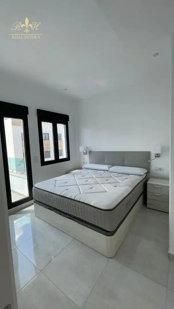 Dormitori de Casa o xalet de lloguer en Polop amb Aire condicionat, Terrassa i Piscina