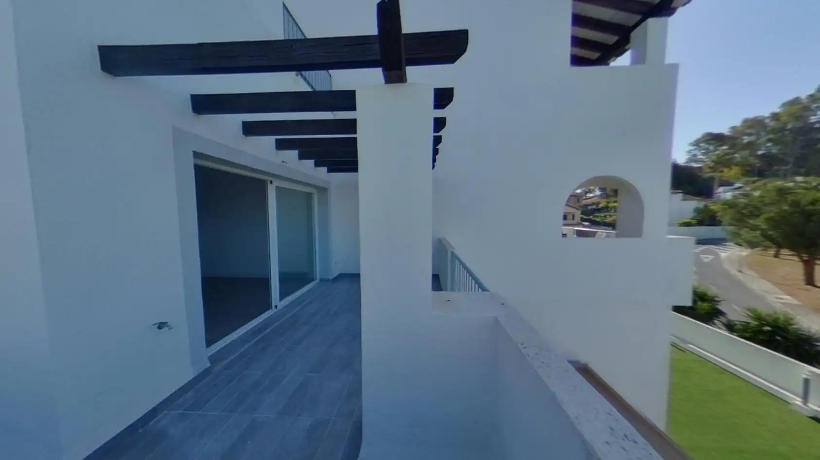 Terraza de Planta baja en venta en Marbella con Piscina y Piscina comunitaria