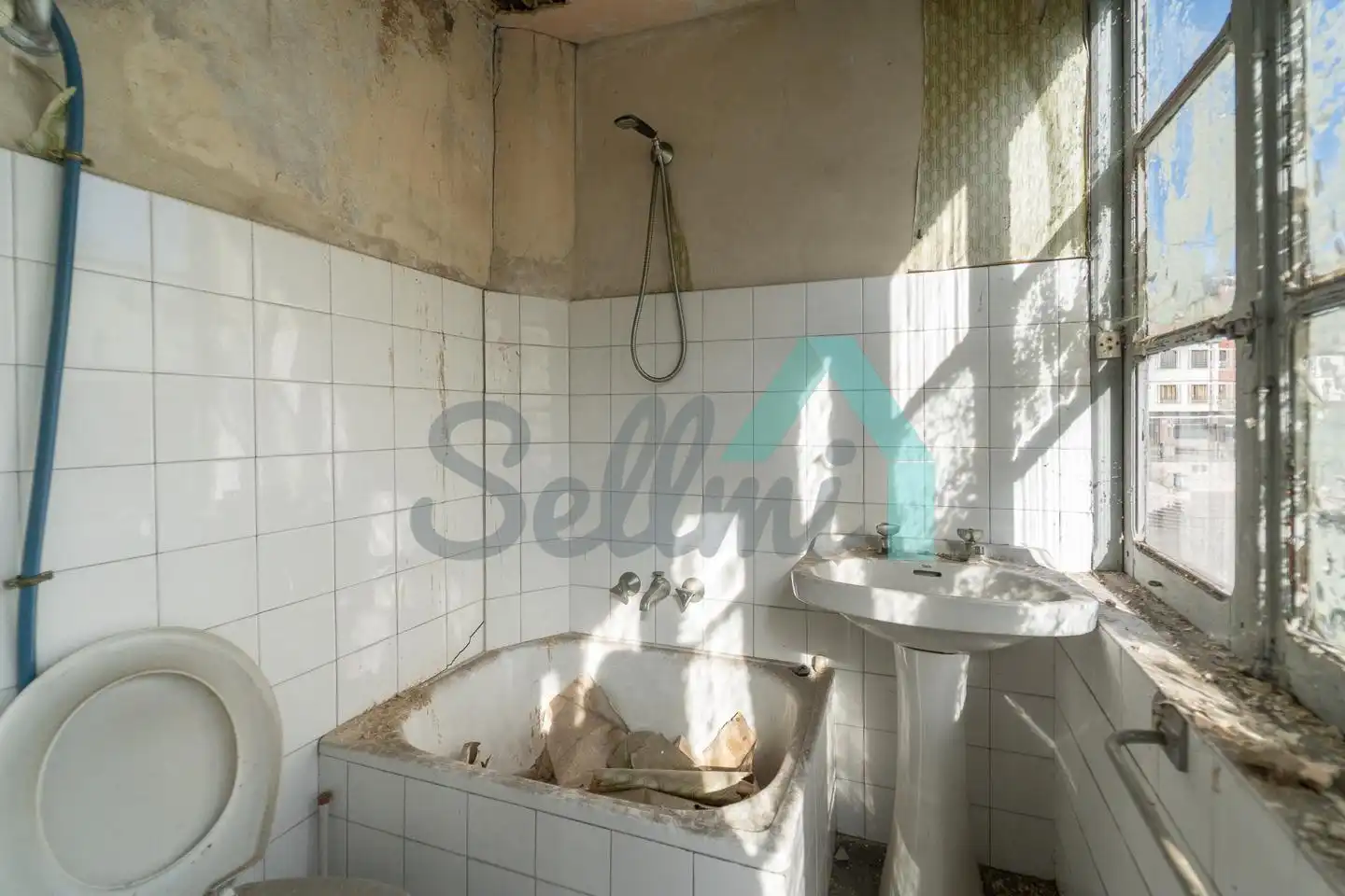 Badezimmer von Gebäude zum Verkauf in Nava
