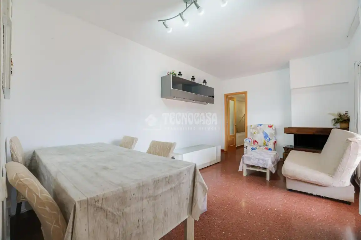 Habitación de Piso en venta en L'Hospitalet de Llobregat con Aire acondicionado, Calefacción y Terraza