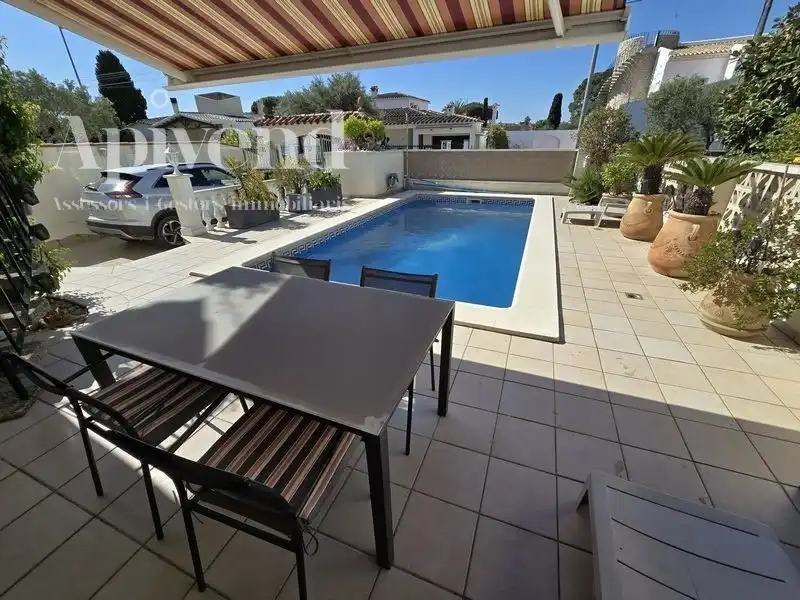 Villa con piscina in vendita a Pení, imagen 19