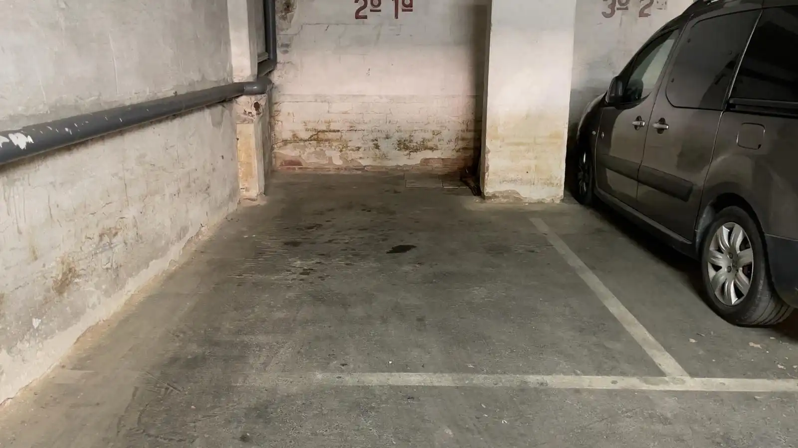 Aparcament de Pis en venda en Blanes amb Terrassa, Moblat i Piscina comunitària