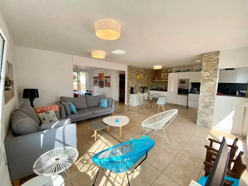 Sala d'estar de Casa o xalet en venda en Lloret de Mar amb Aire condicionat, Calefacció i Jardí privat