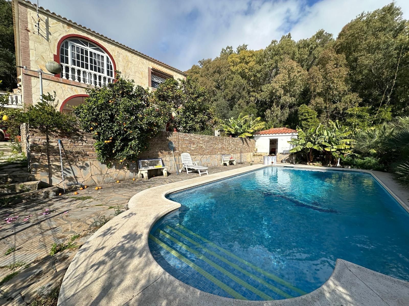Swimming pool of House or chalet for sale in Algeciras  with Private garden, Terrace and Storage room