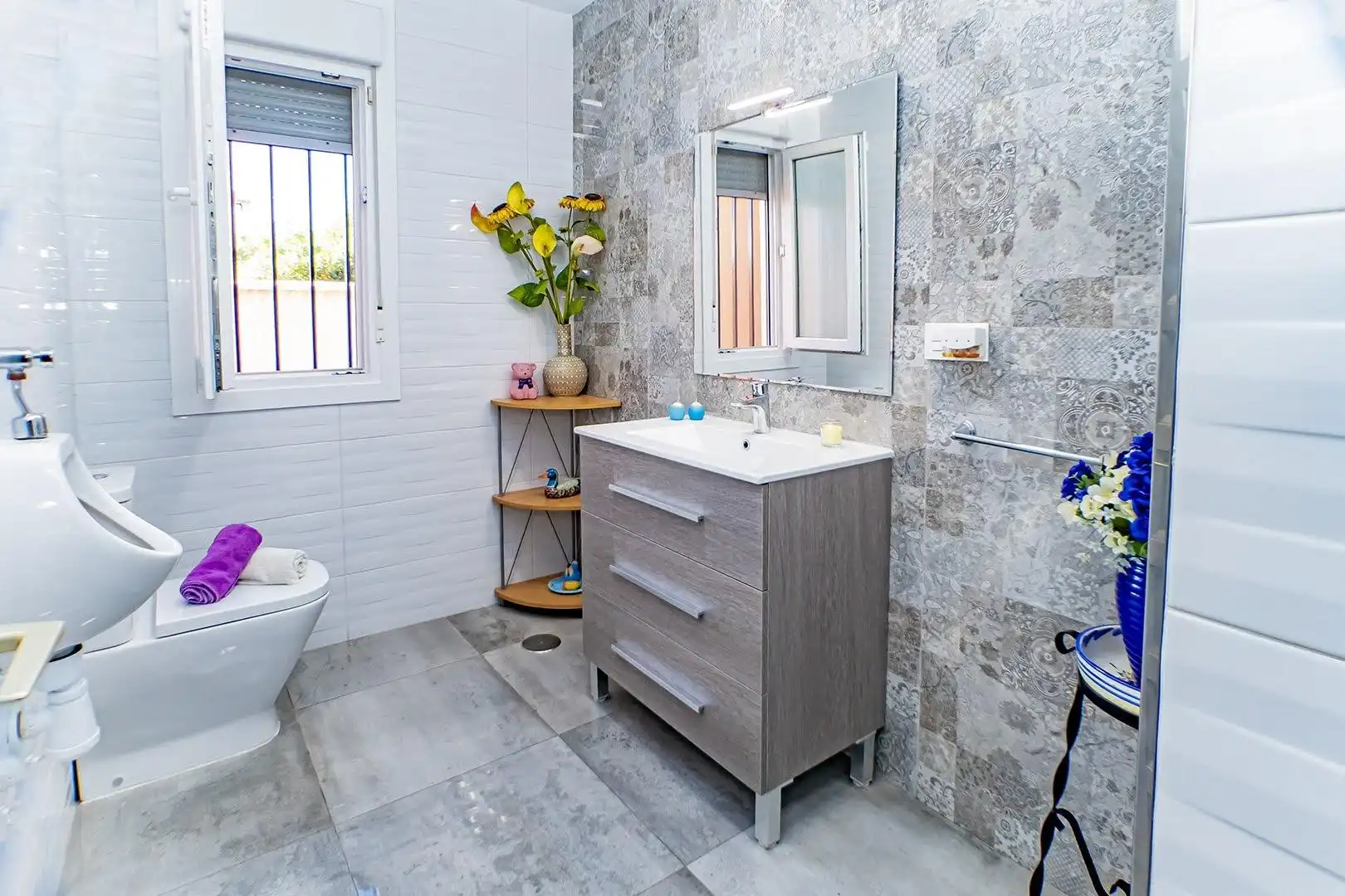 Baño de Casa o chalet en venta en Roquetas de Mar con Aire acondicionado, Calefacción y Jardín privado