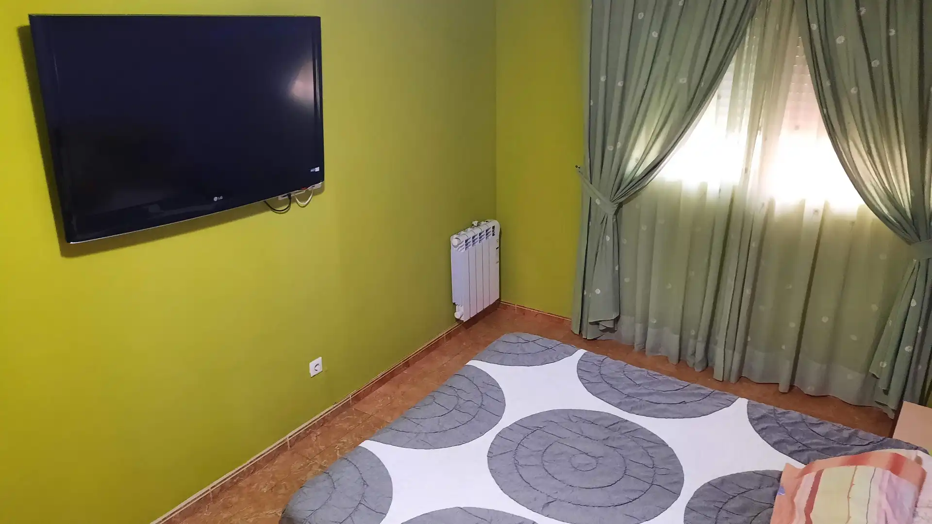 Schlafzimmer von Einfamilien-Reihenhaus zum Verkauf in Vinaròs mit Klimaanlage, Heizung und Privatgarten