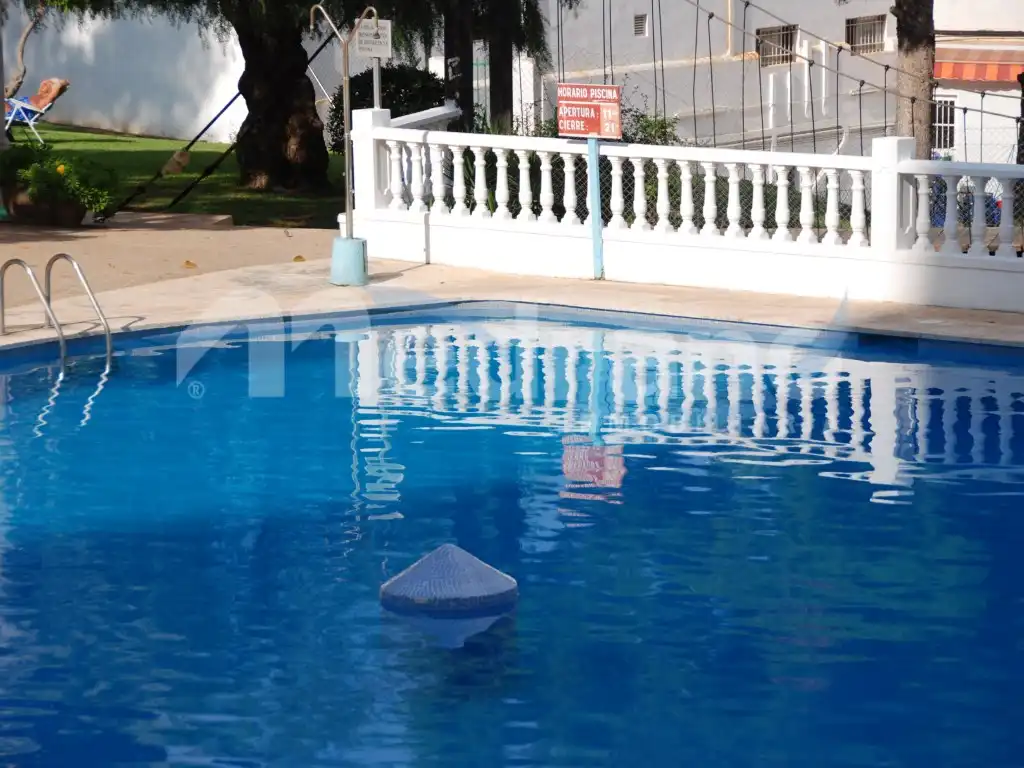 Piscina de Estudio en venta en Benidorm con Jardín privado, Piscina y Piscina comunitaria